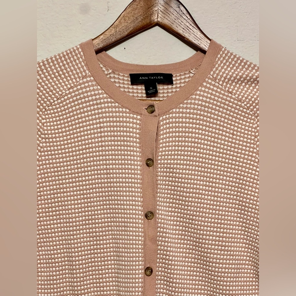 Ann Taylor Women’s Blush/White Patterned Cardigan- Size Small - Picture 4 of 5